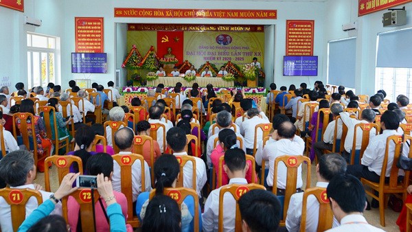 quang binh: can bo chu chot cap xa, phuong khong duoc bau vao cap uy hinh 1