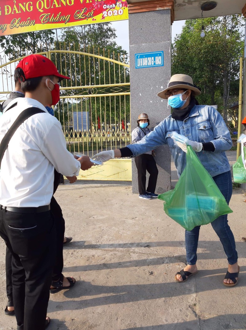 theo chan su thay, chu tieu tang khau trang giup dan phong dich corona hinh 5