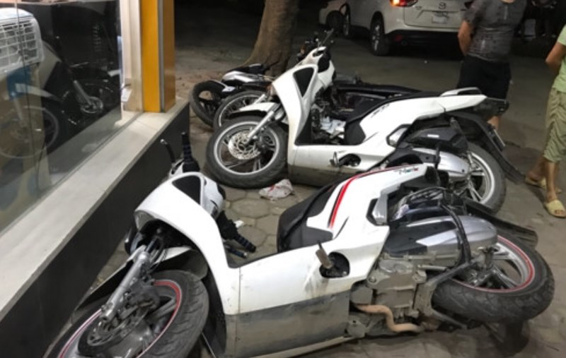 mazda cx5 "quet qua" hang loat xe tren duong ha noi toi qua hinh 2