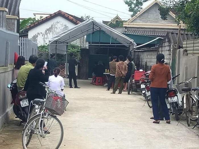 nong 24h: nam thanh nien dam ban cung phong trong khu cach ly  hinh 5