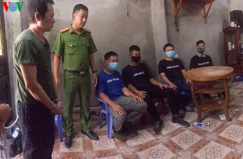 nong 24h: 7 doi tuong thay nhau ham hiep nu sinh giao ga nhieu lan hinh 2