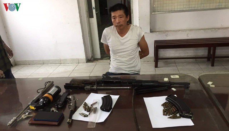 nong 24h: luc luong chuc nang lam ro nguoi ban phao sang san hang day hinh 7