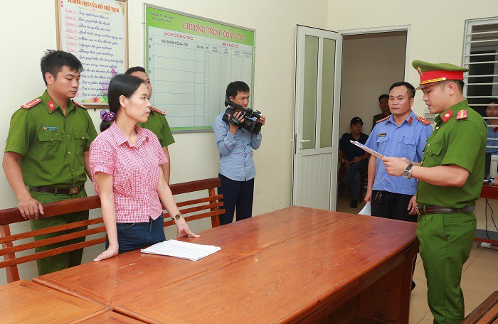 nong 24h: luc luong chuc nang lam ro nguoi ban phao sang san hang day hinh 8