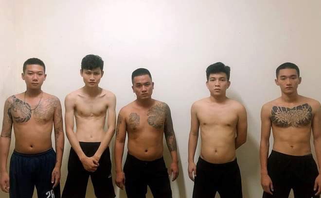 nong 24h: bat chap lenh cam nhieu nguoi van tu tap hat karaoke hinh 5