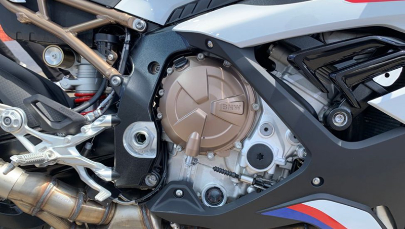 ro ri hinh anh ban phac thao chiec bmw s1000rr supercharged hinh 10