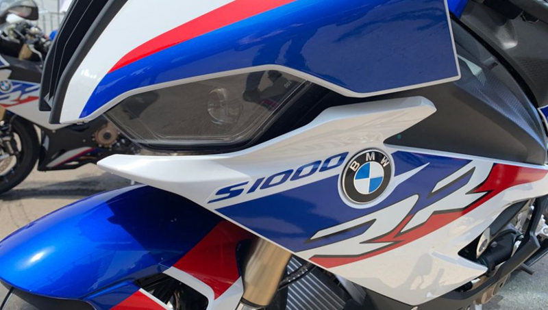 ro ri hinh anh ban phac thao chiec bmw s1000rr supercharged hinh 12