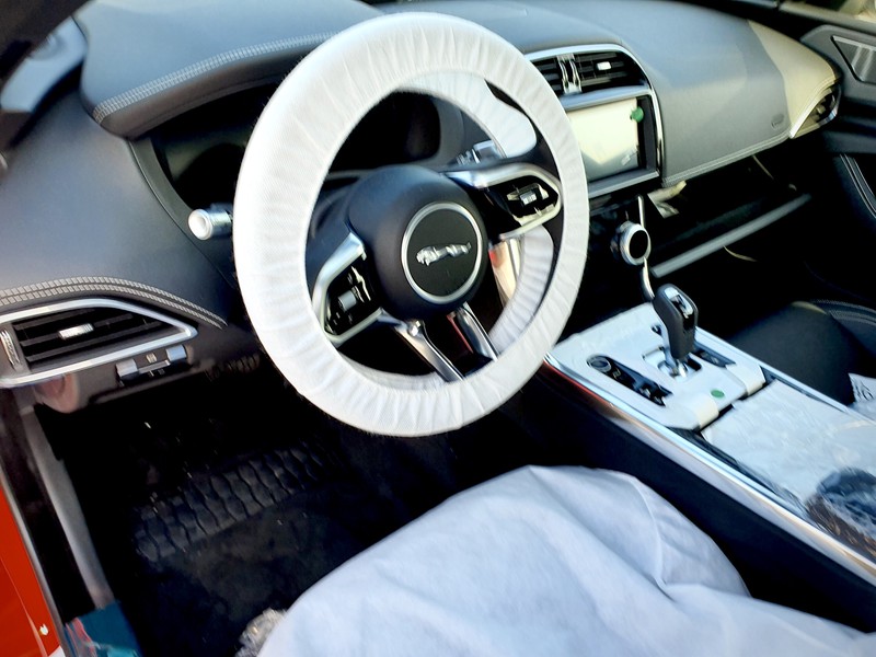 kham pha jaguar xe moi sap duoc ra mat hinh 5