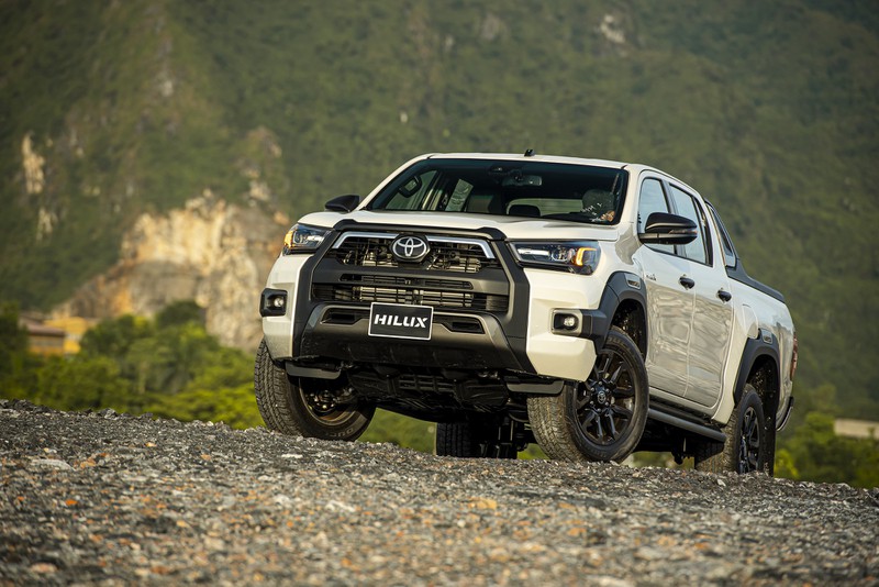 kham pha nhung trang bi moi tren toyota hilux 2020 hinh 2