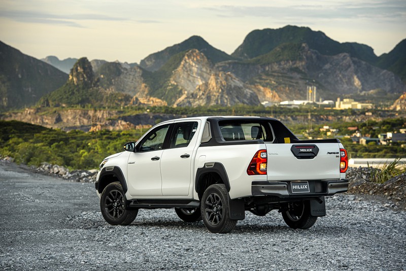 kham pha nhung trang bi moi tren toyota hilux 2020 hinh 3