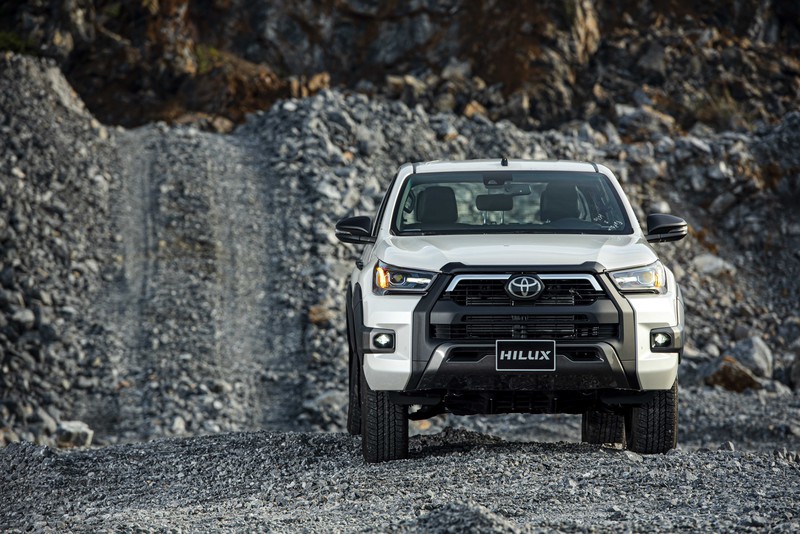 kham pha nhung trang bi moi tren toyota hilux 2020 hinh 4