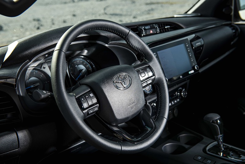 kham pha nhung trang bi moi tren toyota hilux 2020 hinh 9
