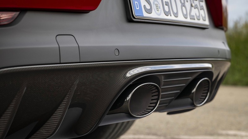 porsche da tao ra am thanh cua cayenne gts coupe nhu the nao? hinh 1