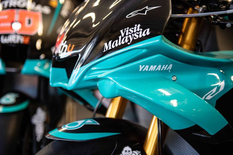 ban sao motogp petronas yamaha srt yzf-r1 2020 hinh 3