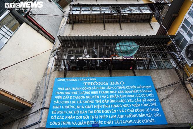 loat khu tap the cu cho sap, chuc de nguoi, dan ha noi van bam tru hinh 2