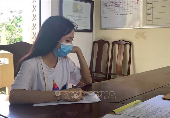 mot nu 9x bi phat 10 trieu dong vi tung tin that thiet ve dich covid-19 o hue hinh 1