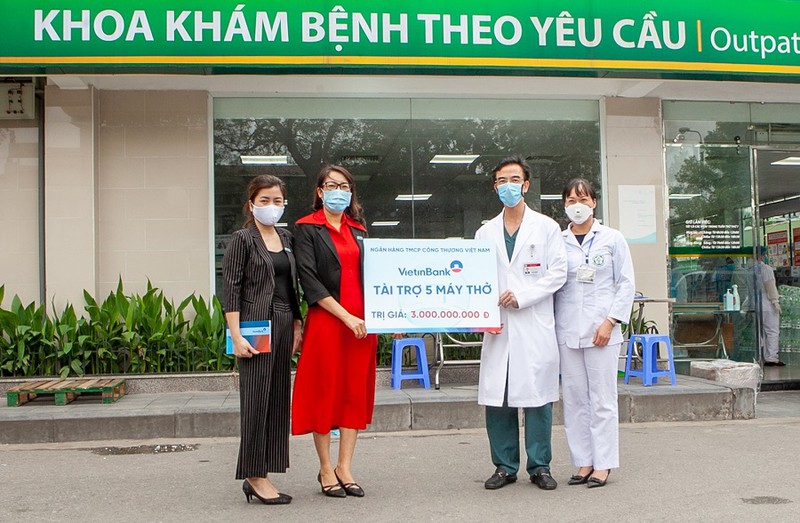 vietinbank tai tro 5 may tro tho tri gia 3 ty dong cho benh vien bach mai hinh 1