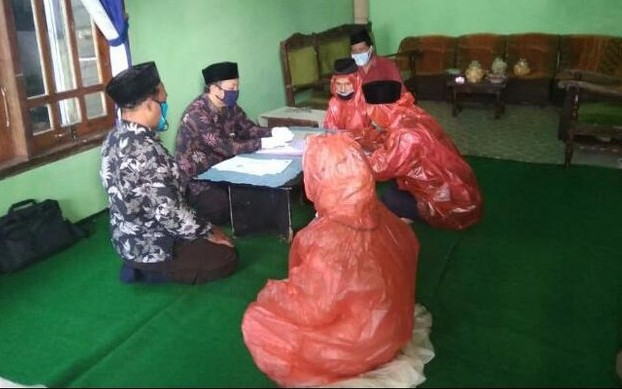 muon mau dam cuoi giua mua dich covid-19 tren dao quoc indonesia hinh 4