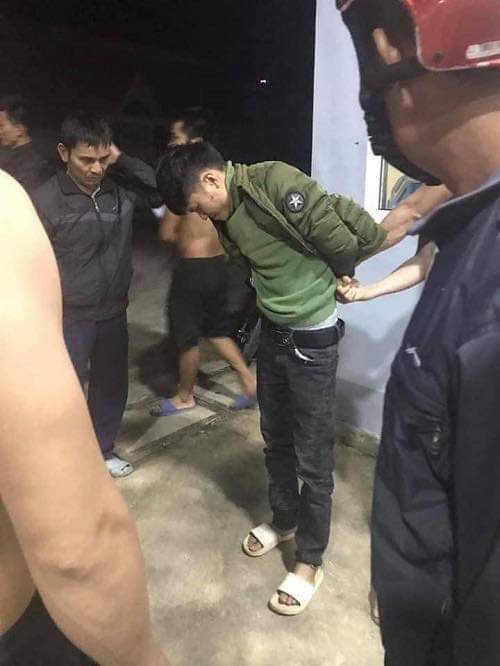 lieu linh dung dao cuop tien nhan vien cay xang, bi vay bat tai tran hinh 2