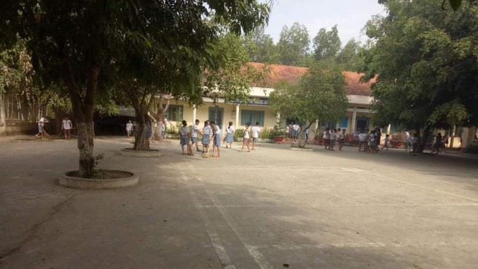 phat phu huynh danh co giao o long an 2,5 trieu dong hinh 1