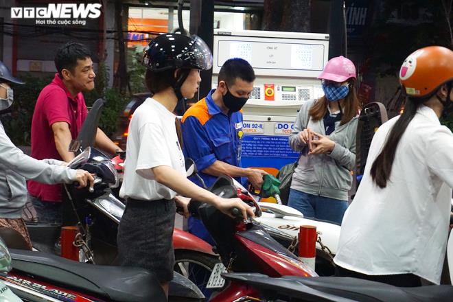 dan un un do xang truoc thong tin tang gia hinh 9