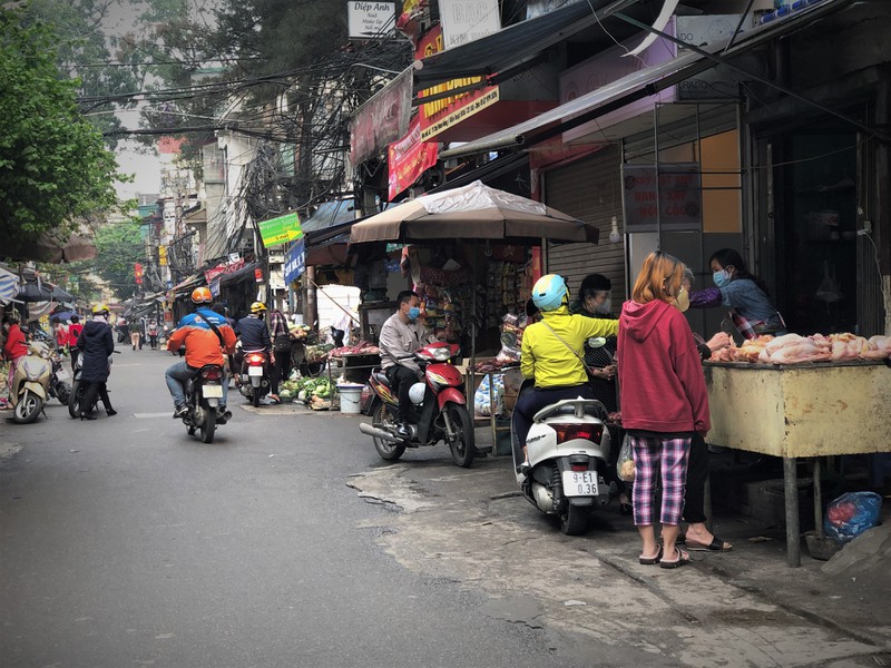 anh: duong pho ha noi dong nhu khong phai dang cach ly xa hoi hinh 9