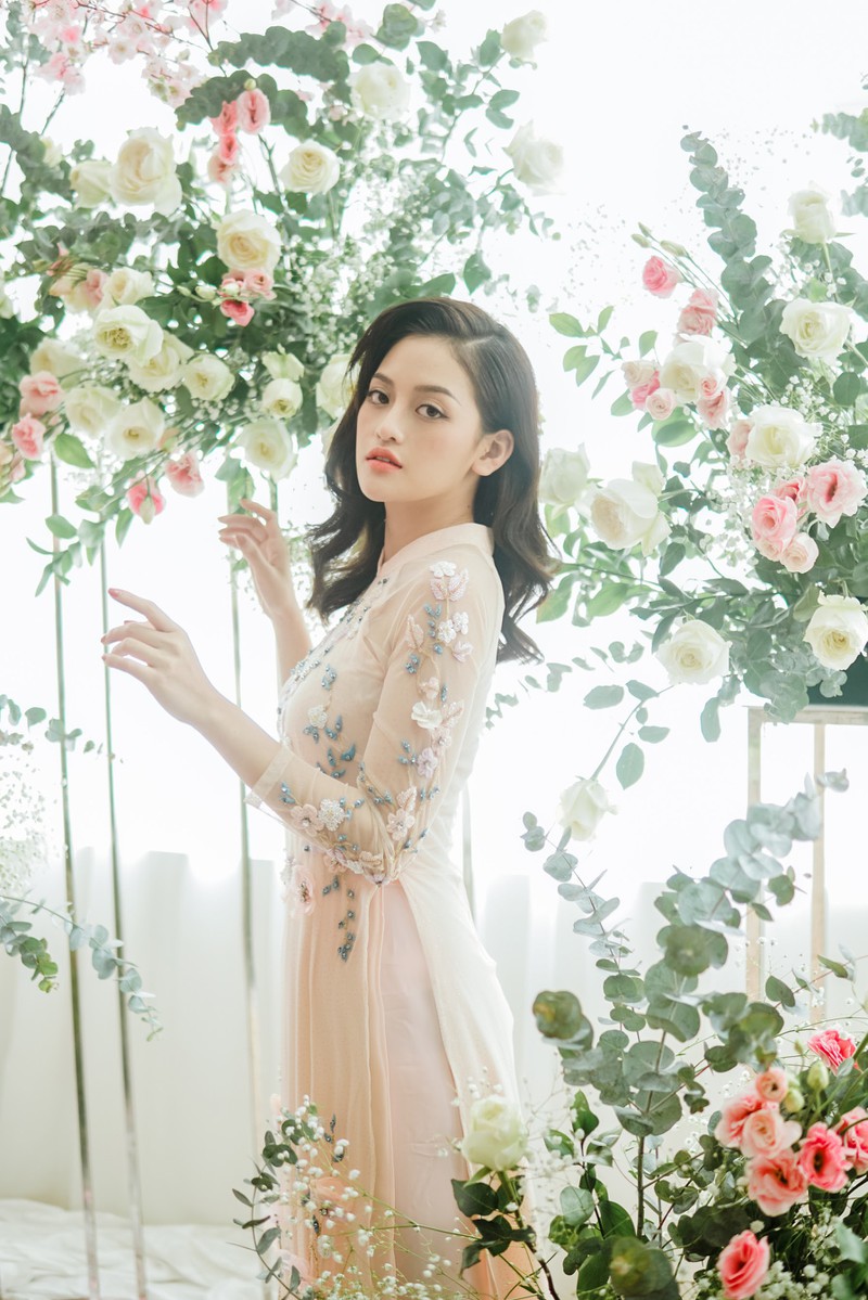thuy anh dep diu dang, nu tinh khi dien ao dai don tet  hinh 5