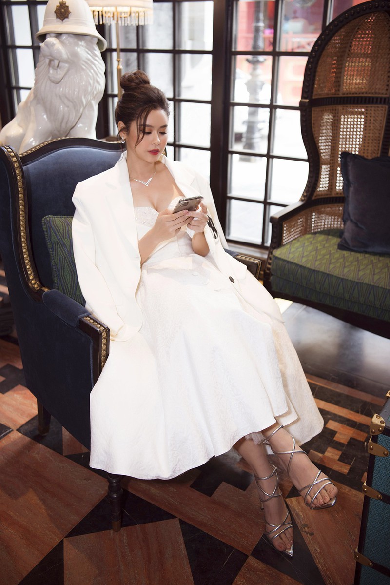 truong quynh anh khoe nhan sac "gai mot con" man ma, quyen ru hinh 2