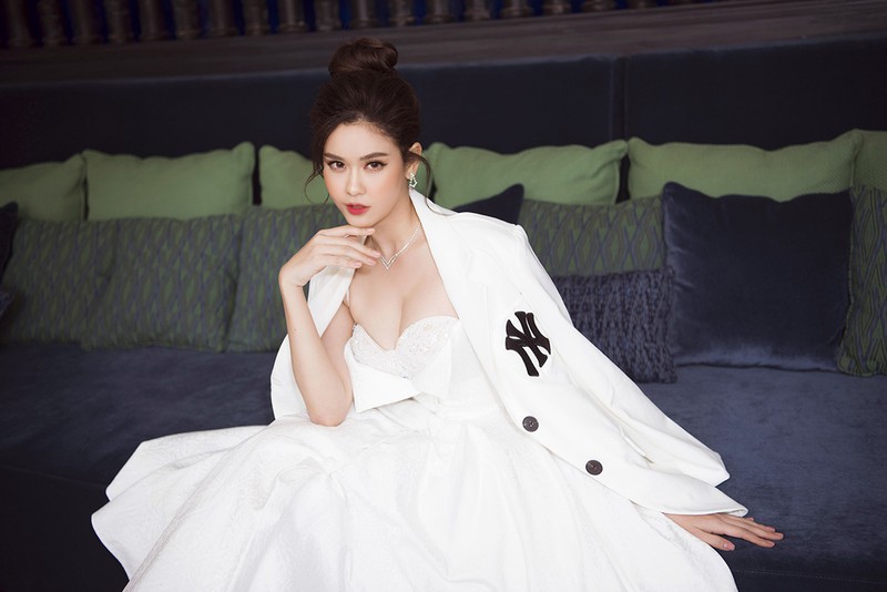 truong quynh anh khoe nhan sac "gai mot con" man ma, quyen ru hinh 5