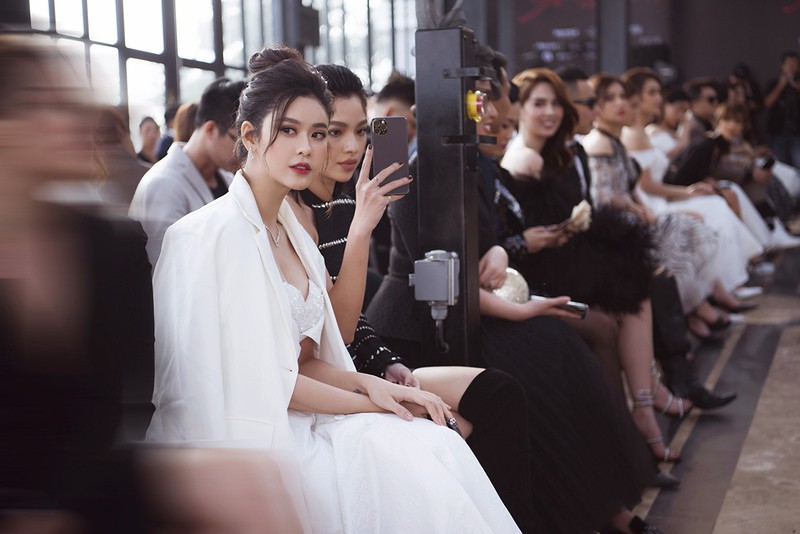 truong quynh anh khoe nhan sac "gai mot con" man ma, quyen ru hinh 1