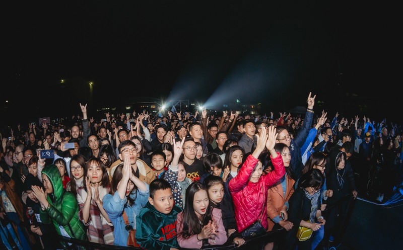 ban nhac buc tuong va pham anh khoa "ra khoi" o hai phong hinh 7
