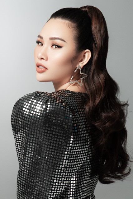 a hau thanh trang giam 5kg, tai xuat voi bo anh goi cam hinh 1