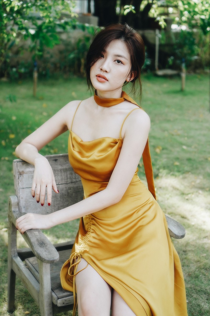 luong thanh va ha anh khoe vai tran non na trong bo anh moi hinh 1
