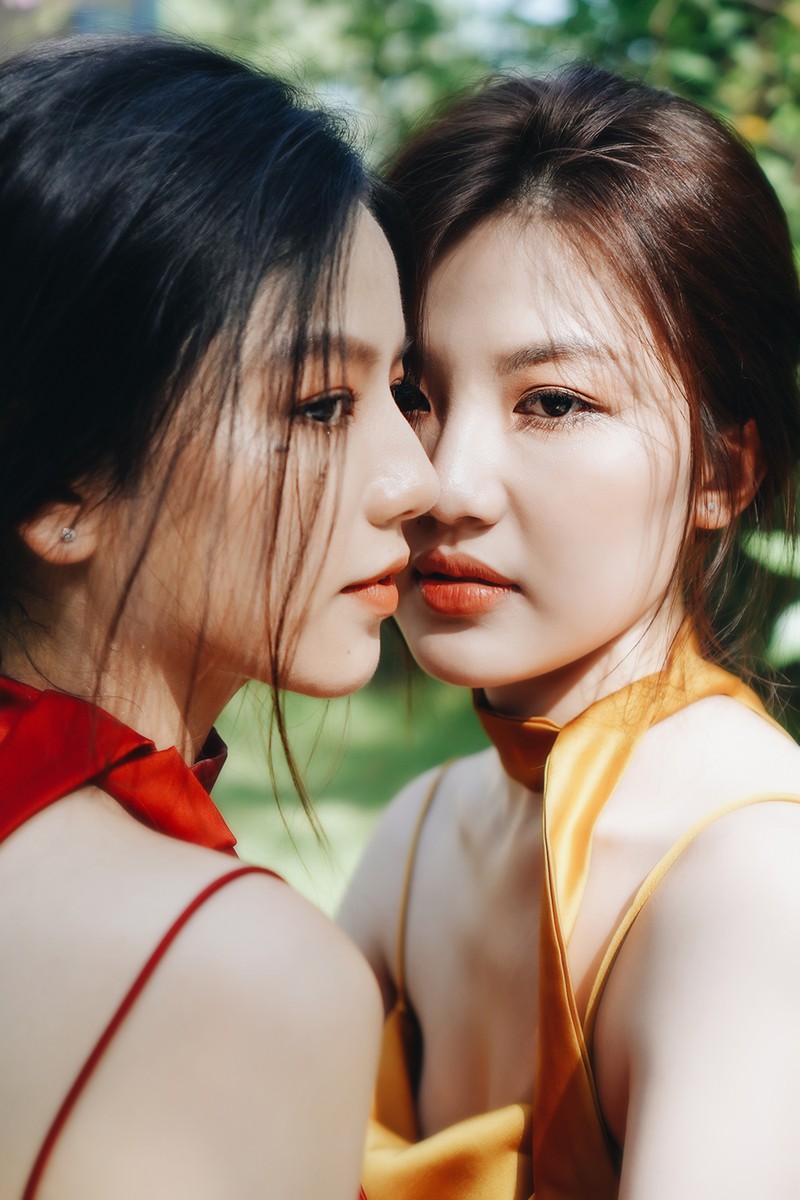 luong thanh va ha anh khoe vai tran non na trong bo anh moi hinh 9