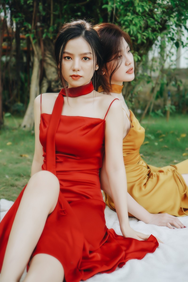 luong thanh va ha anh khoe vai tran non na trong bo anh moi hinh 11