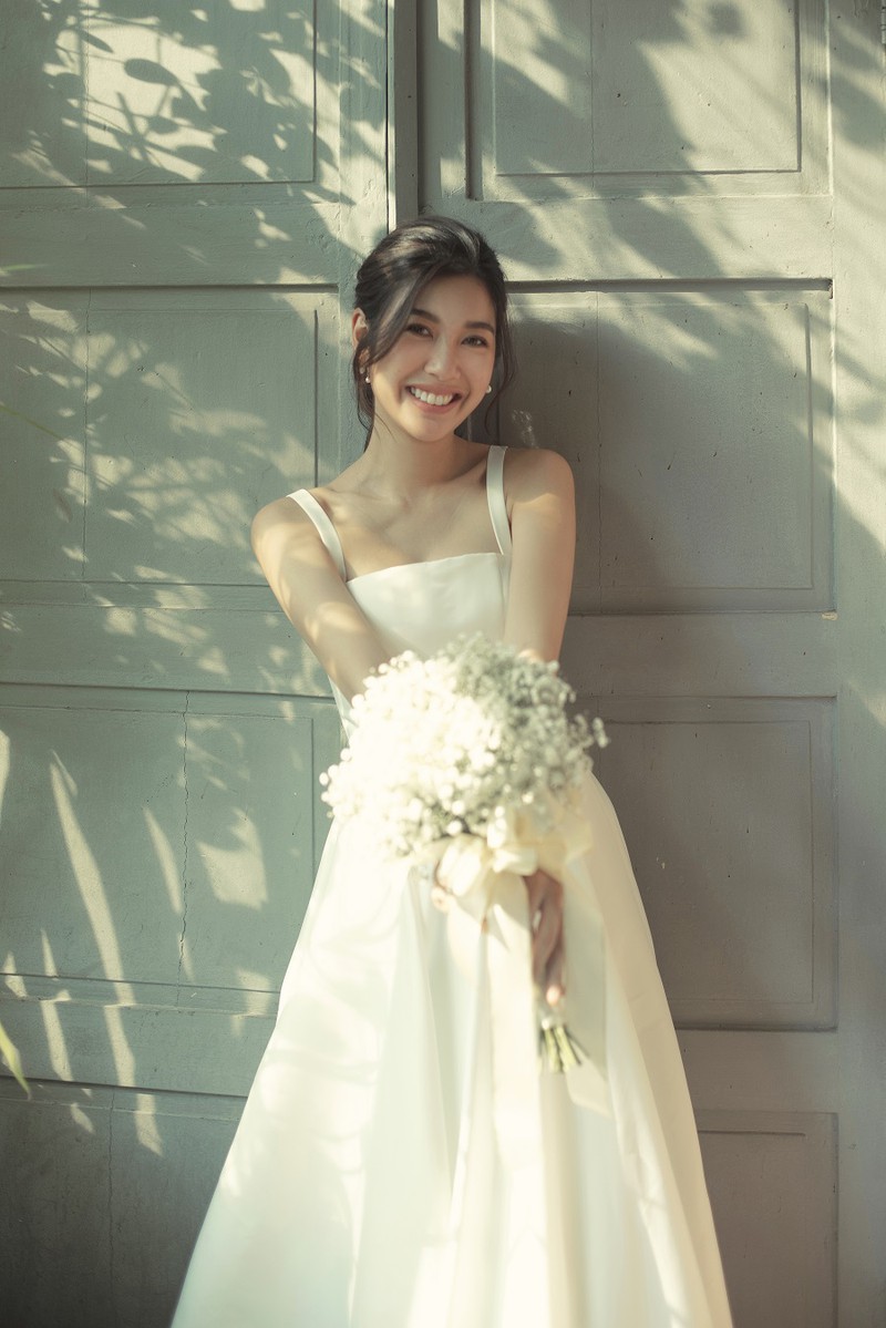 anh cuoi ngot ngao cua a hau thuy van va ban trai dai gia hinh 2