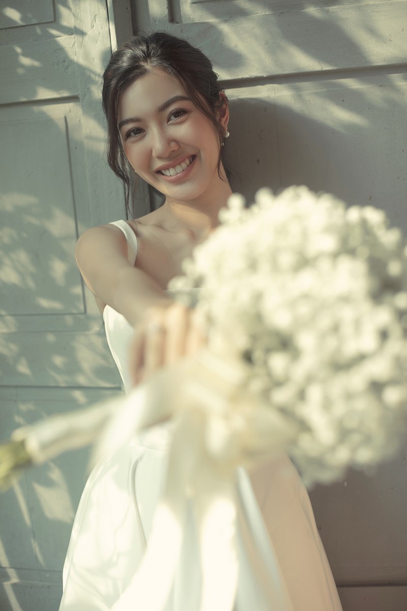 anh cuoi ngot ngao cua a hau thuy van va ban trai dai gia hinh 3