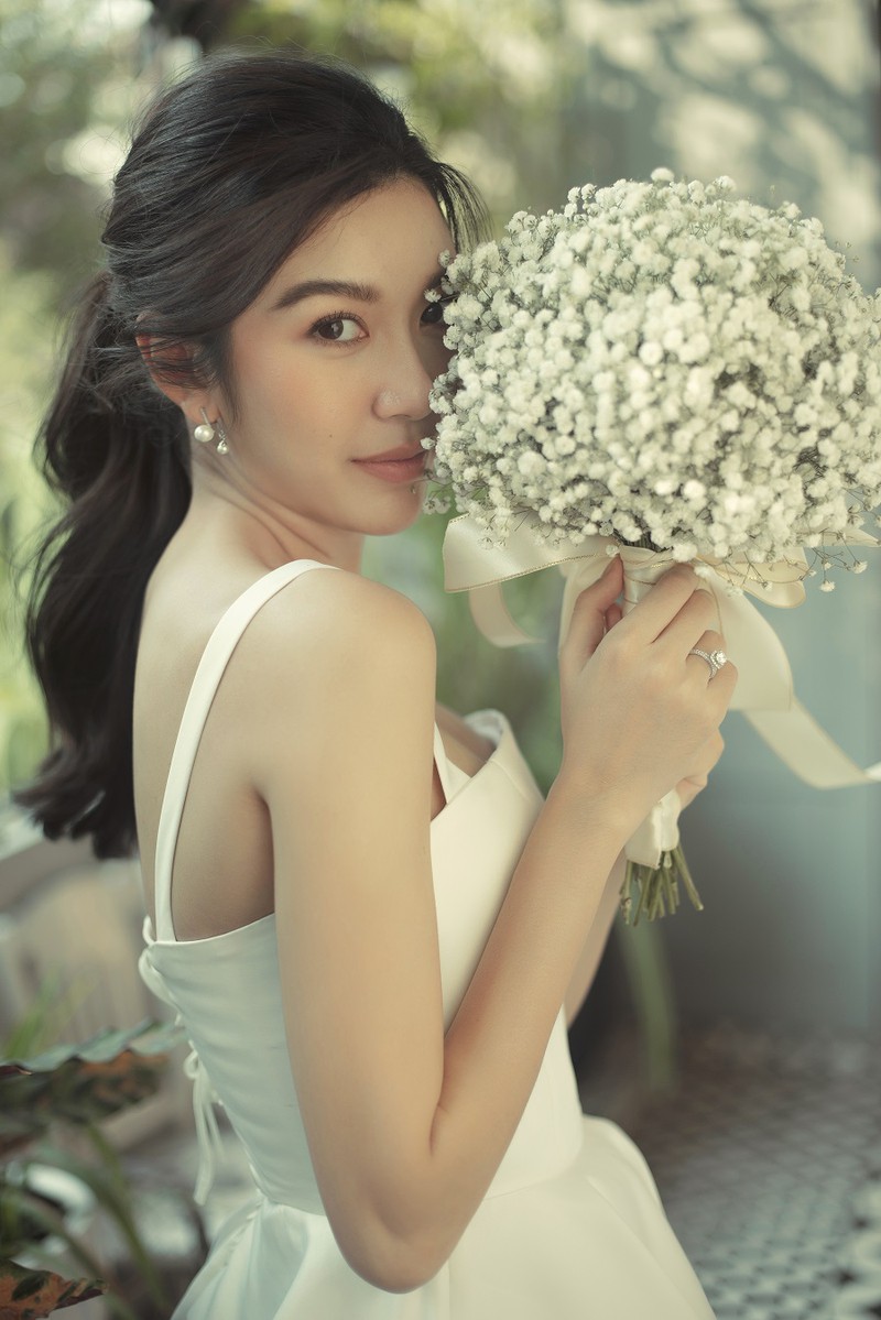 anh cuoi ngot ngao cua a hau thuy van va ban trai dai gia hinh 5