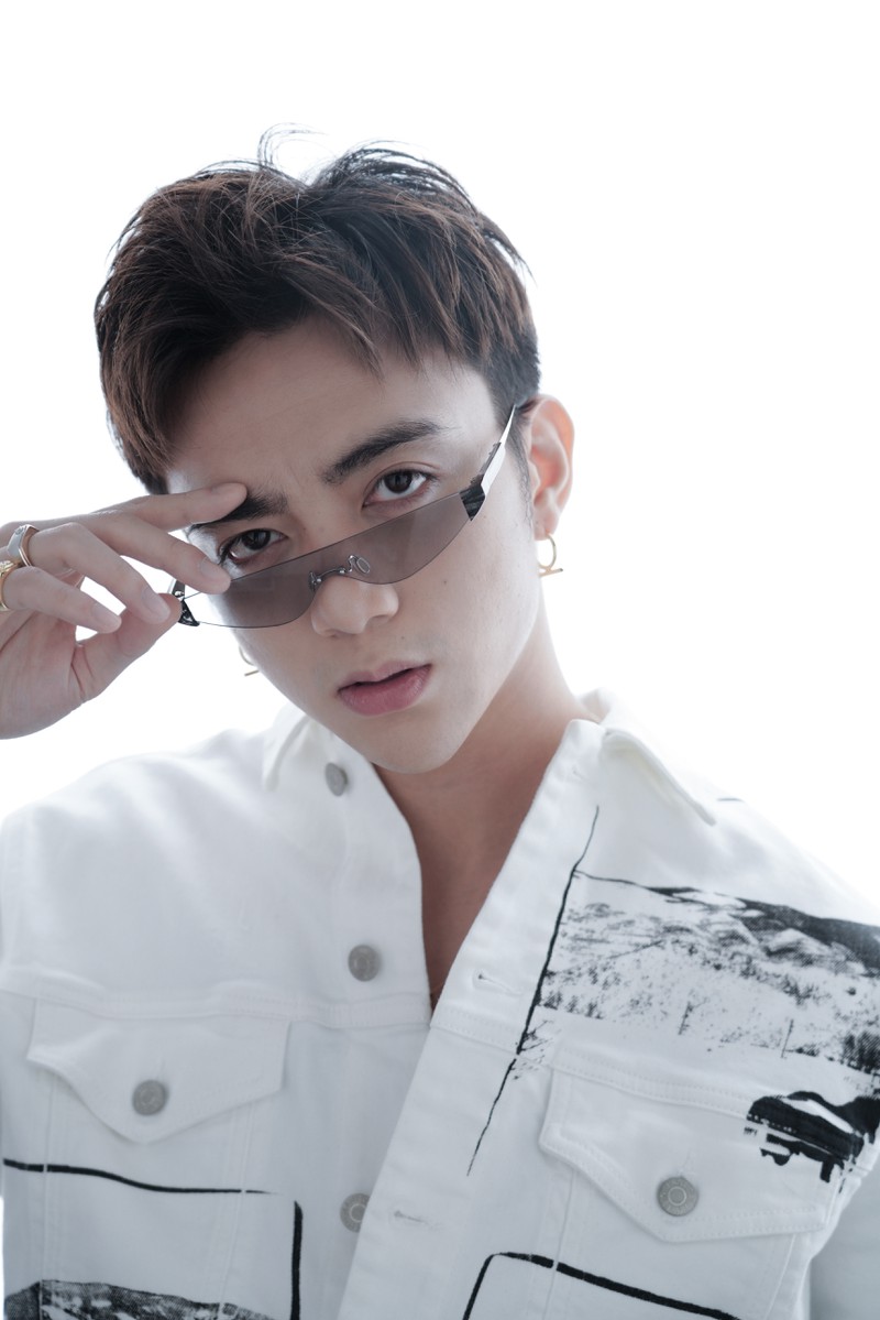soobin hoang son gui gam nhieu thong diep y nghia voi heal the world hinh 2