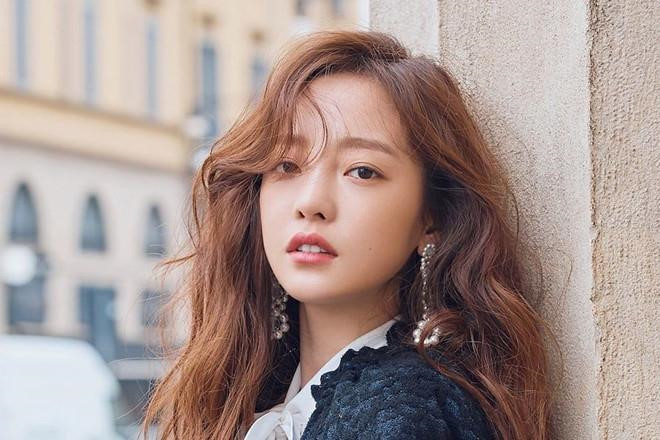 ca si goo hara nguy kich sau khi co tu tu tai nha rieng hinh 1