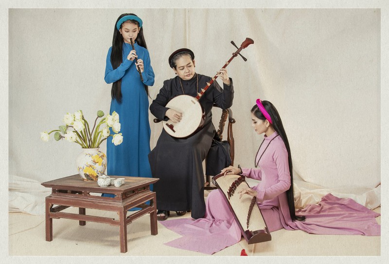 truong thi may cung em gai hoa thieu nu viet xua trong bo anh ao dai hinh 1