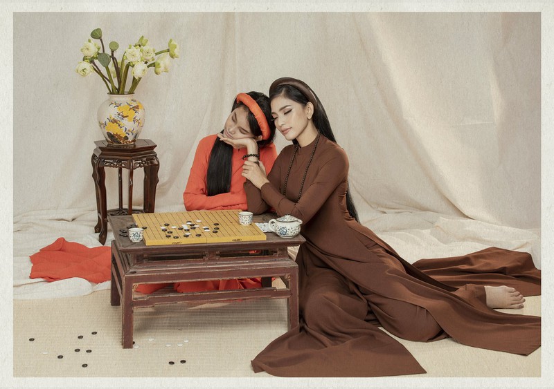 truong thi may cung em gai hoa thieu nu viet xua trong bo anh ao dai hinh 9