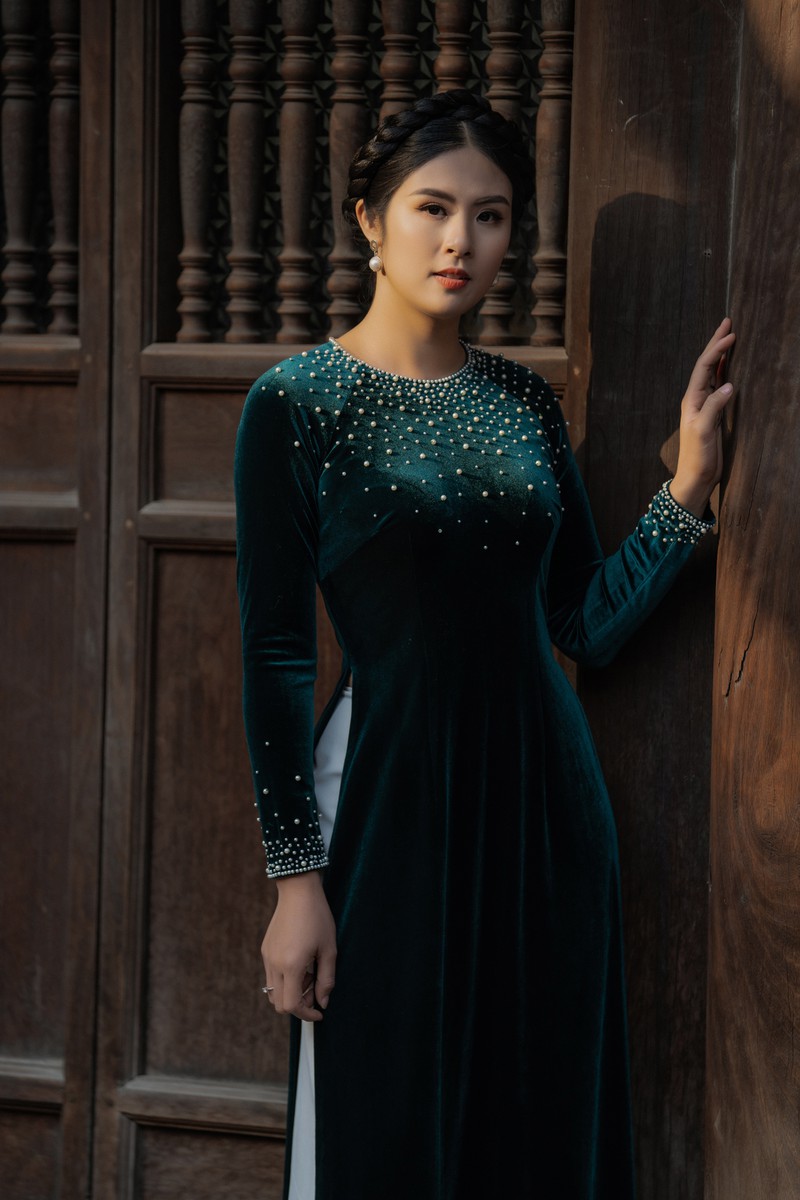 hoa hau ngoc han diu dang voi ao dai nhung the, dao van mieu dau nam hinh 4