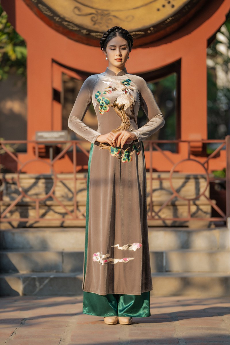 hoa hau ngoc han diu dang voi ao dai nhung the, dao van mieu dau nam hinh 12