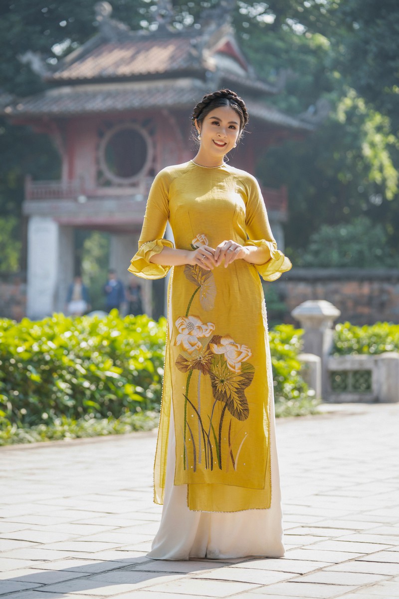 hoa hau ngoc han diu dang voi ao dai nhung the, dao van mieu dau nam hinh 7