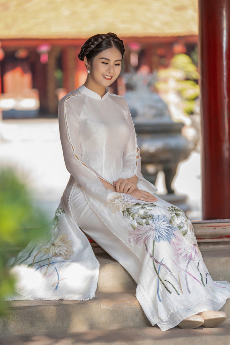 hoa hau ngoc han diu dang voi ao dai nhung the, dao van mieu dau nam hinh 8
