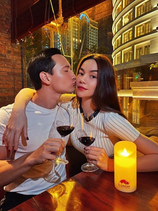 chuyen showbiz:ha ho doi cach xung ho, bat ngo goi ban trai la doi tac hinh 1