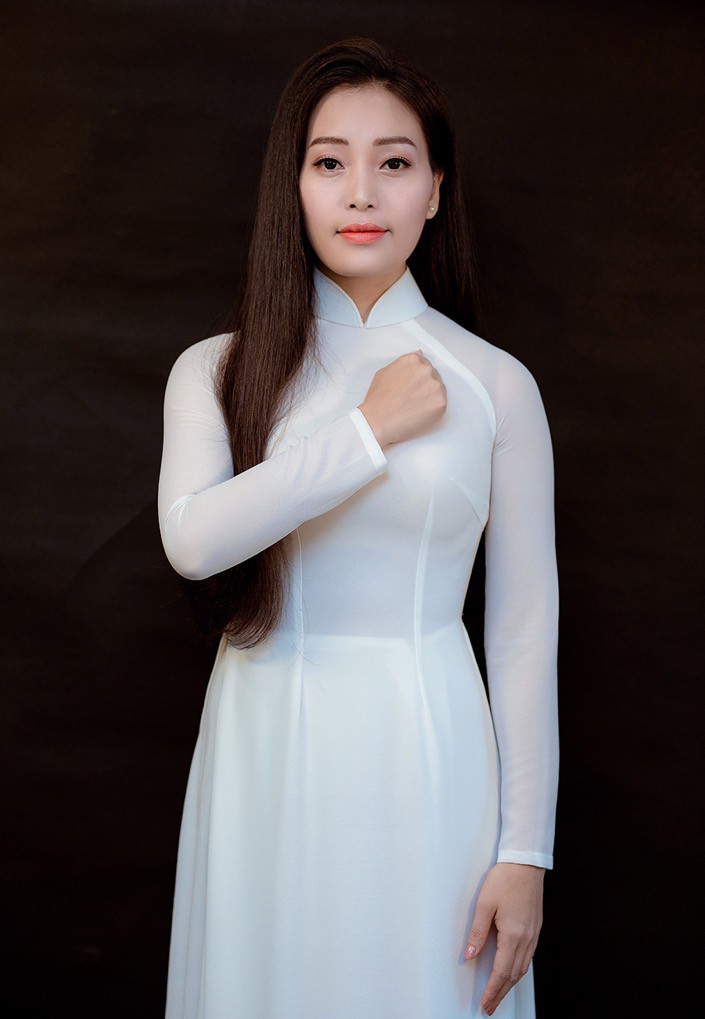 xuc dong voi ca khuc tang bac si mua covid-19 cua sao mai huyen trang hinh 1