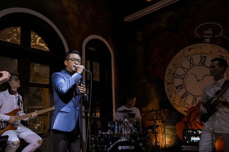 tuan hung - quang ha lam show khong khan gia giua mua covid-19 hinh 5