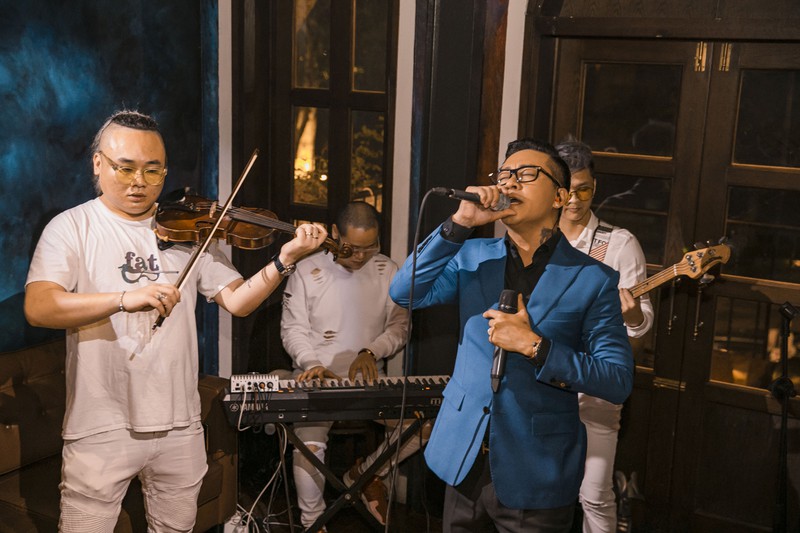 tuan hung - quang ha lam show khong khan gia giua mua covid-19 hinh 6