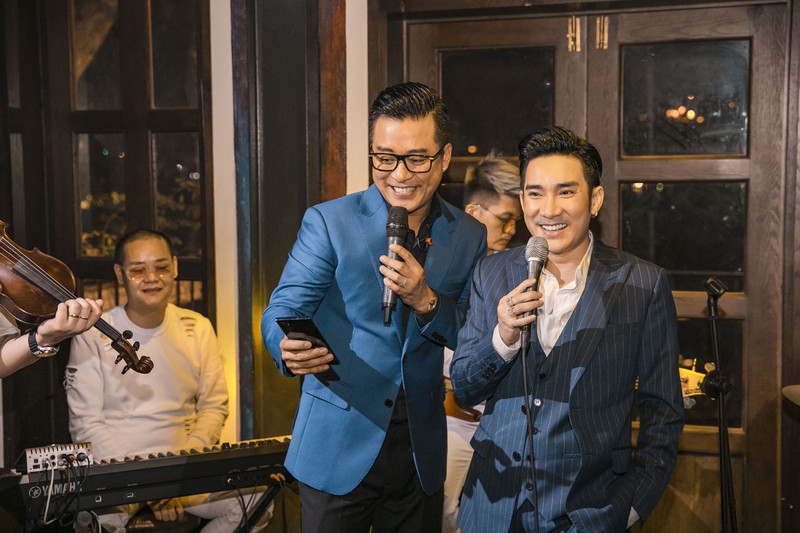 tuan hung - quang ha lam show khong khan gia giua mua covid-19 hinh 1